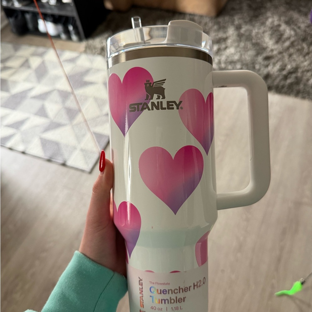Stanley Quencher H2.0 Tumbler with Pink Heart Design